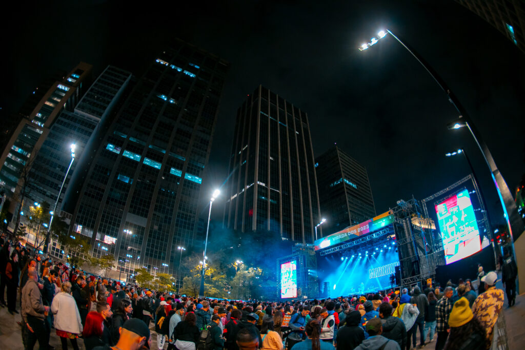 Virada ODS 2023 - Praça das Artes e Vale do Anhangabaú - 18.06.2023 - Cobertura fotográfica da Virada ODS 2023, na Praça as Artes e Vale do Anhangabaú. Palestras, shows. produtos locais e artezanato sustentável.Fotos: Daniel Deák/SPTuris.